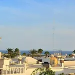 Vincent, Cozy And Sunny Over The Rooftops Apartmán Puerto del Carmen (Lanzarote)