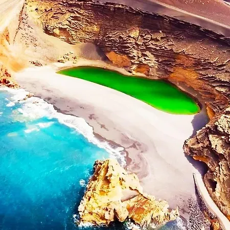 Vincent, Cozy And Sunny Over The Rooftops *