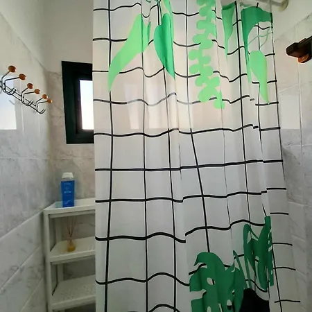 Vincent, Cozy And Sunny Over The Rooftops Апартаменты