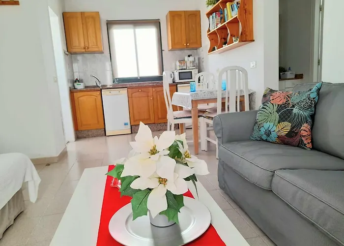 Apartament Vincent, Cozy And Sunny Over The Rooftops Puerto del Carmen (Lanzarote)