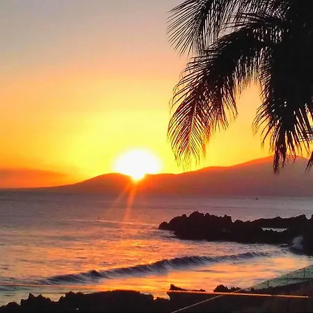 公寓 Vincent, Cozy And Sunny Over The Rooftops 卡门港